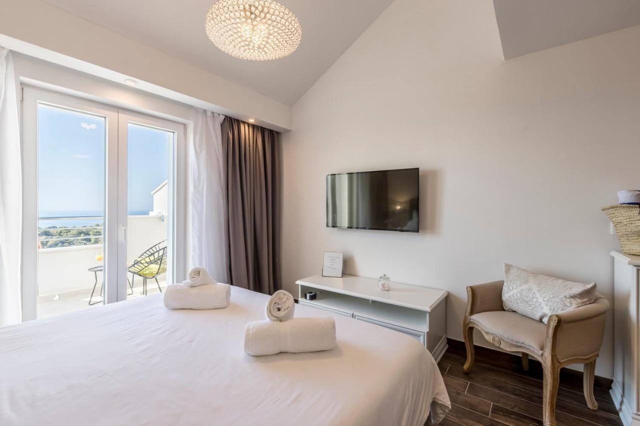 Hvar De Luxe 1
