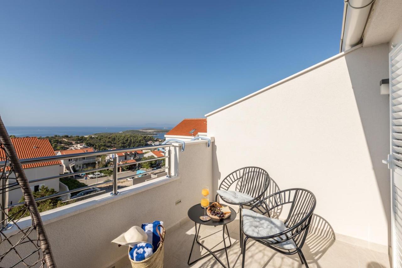 Hvar De Luxe 1 *